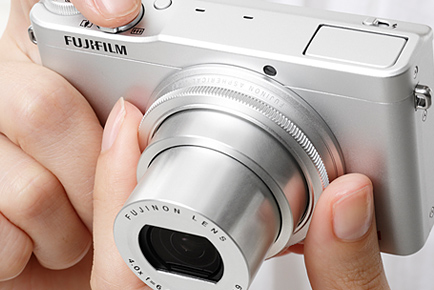 FUJIFILM XQ1