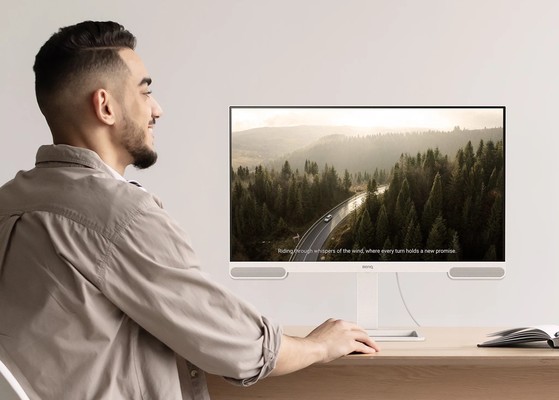 obrázek práce s monitorem BenQ EW2790U