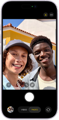 iPhone 17, pohled zepředu, funkce Centrování záběru pro fotky