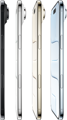 iPhone Air, pohled z boku, všechny čtyři barvy: blankytně modrá, světle zlatá, oblačně bílá, vesmírně černá, velmi tenký profil, Fusion fotosoustava, boční tlačítko, ovladač fotoaparátu