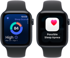 Dvě zařízení Apple Watch SE 3 s pouzdry z temně inkoustového hliníku zobrazující spánkové skóre a upozornění na možnou spánkovou apnoi