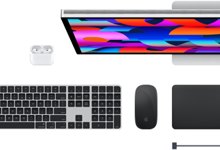 Doplňky k Macu: AirPody, Studio Display, Magic Keyboard, Magic Mouse, Magic Trackpad, vesmírně černý MagSafe nabíjecí kabel